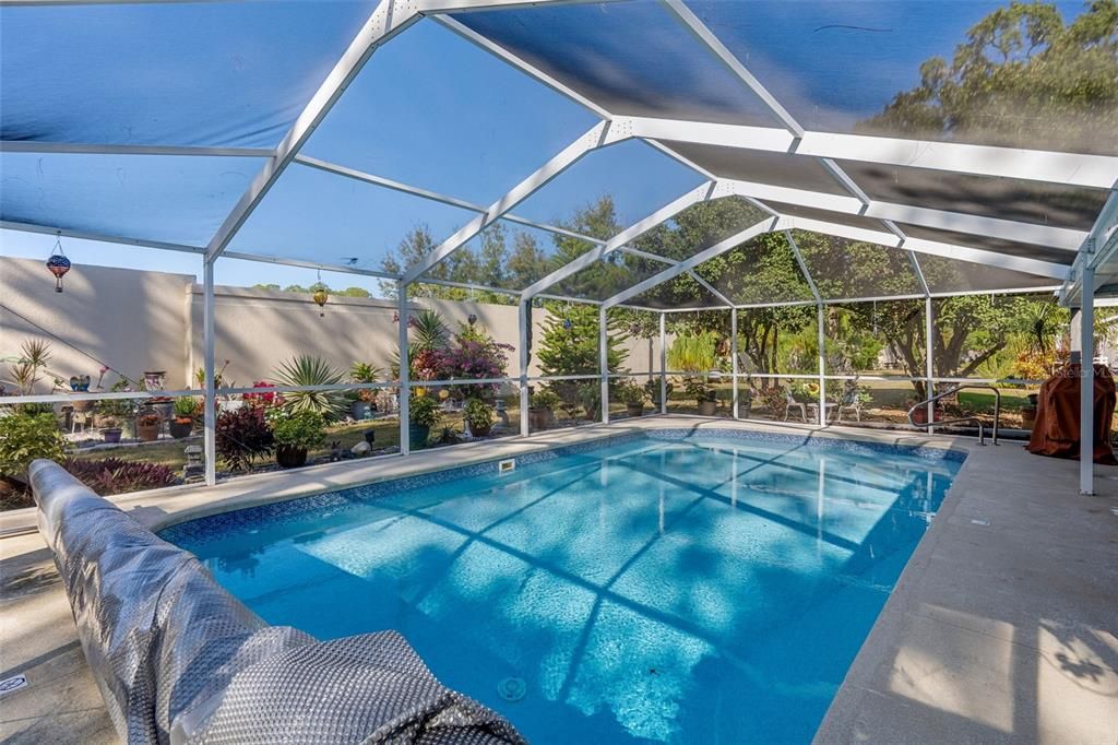 For Sale: $369,900 (2 beds, 2 baths, 1674 Square Feet)