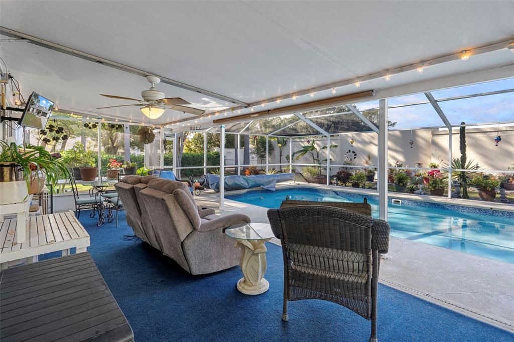 For Sale: $369,900 (2 beds, 2 baths, 1674 Square Feet)