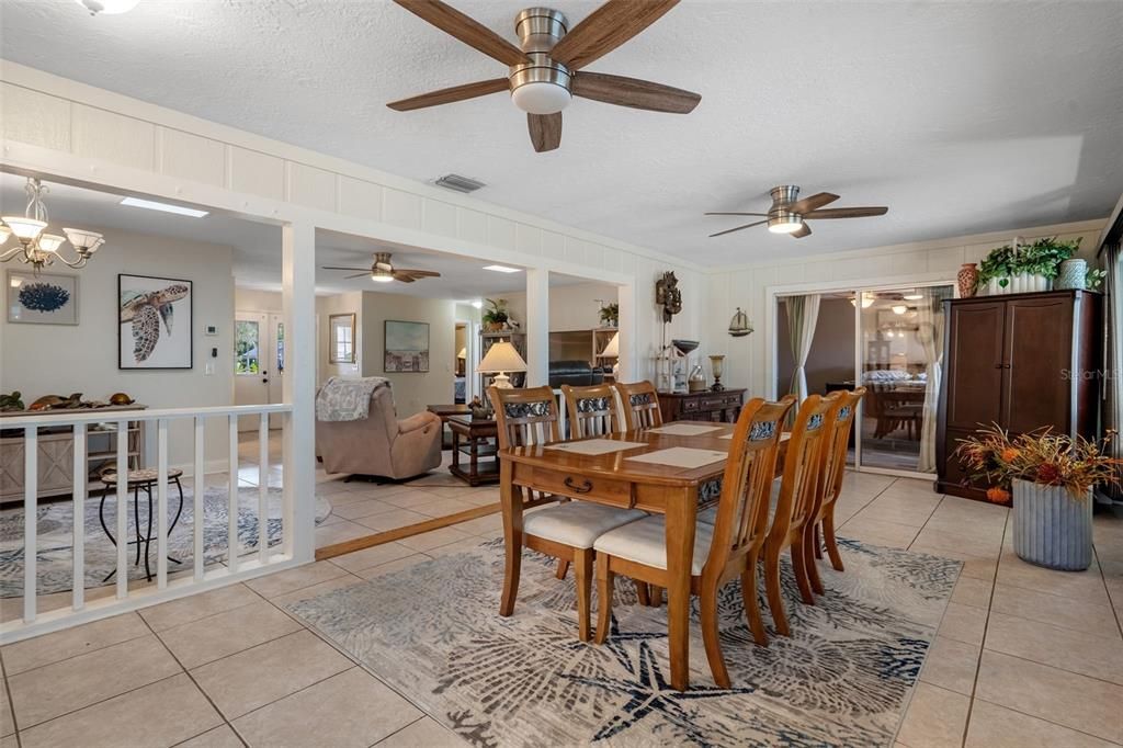 For Sale: $369,900 (2 beds, 2 baths, 1674 Square Feet)