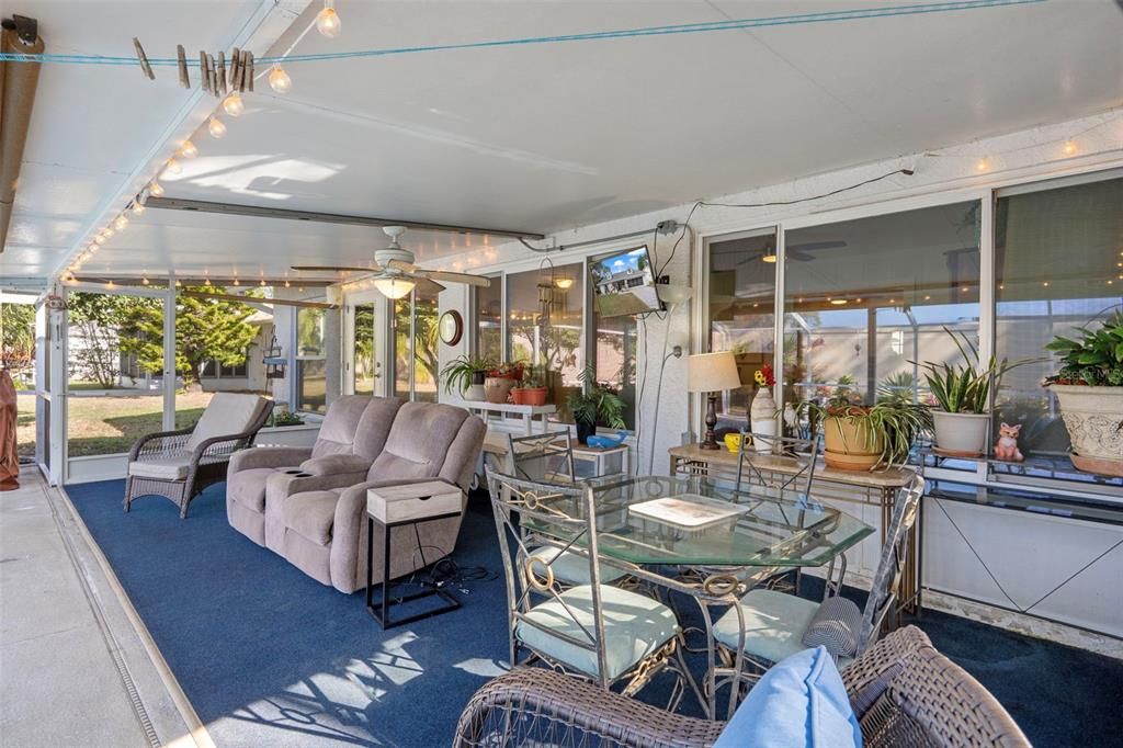 For Sale: $369,900 (2 beds, 2 baths, 1674 Square Feet)