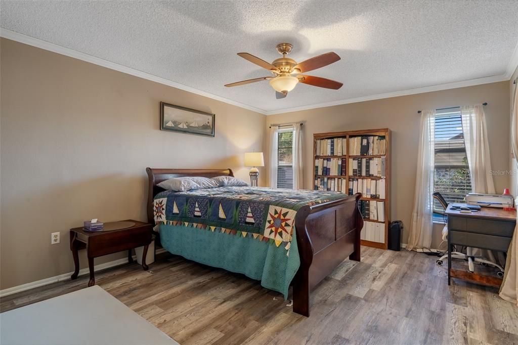 For Sale: $369,900 (2 beds, 2 baths, 1674 Square Feet)