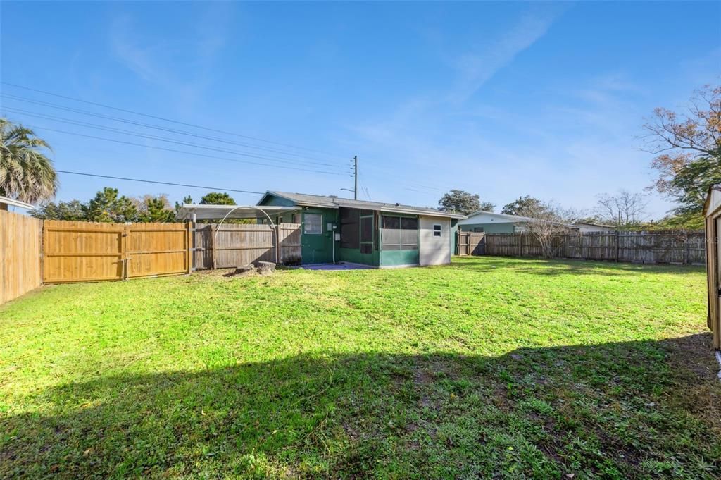 For Sale: $220,000 (2 beds, 1 baths, 820 Square Feet)