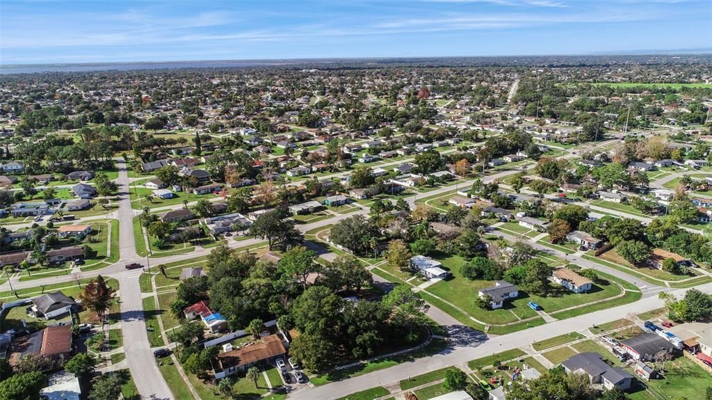 For Sale: $220,000 (2 beds, 1 baths, 820 Square Feet)