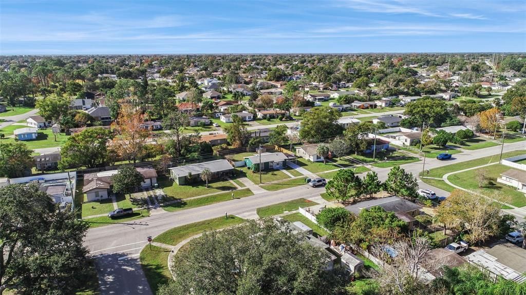 For Sale: $220,000 (2 beds, 1 baths, 820 Square Feet)