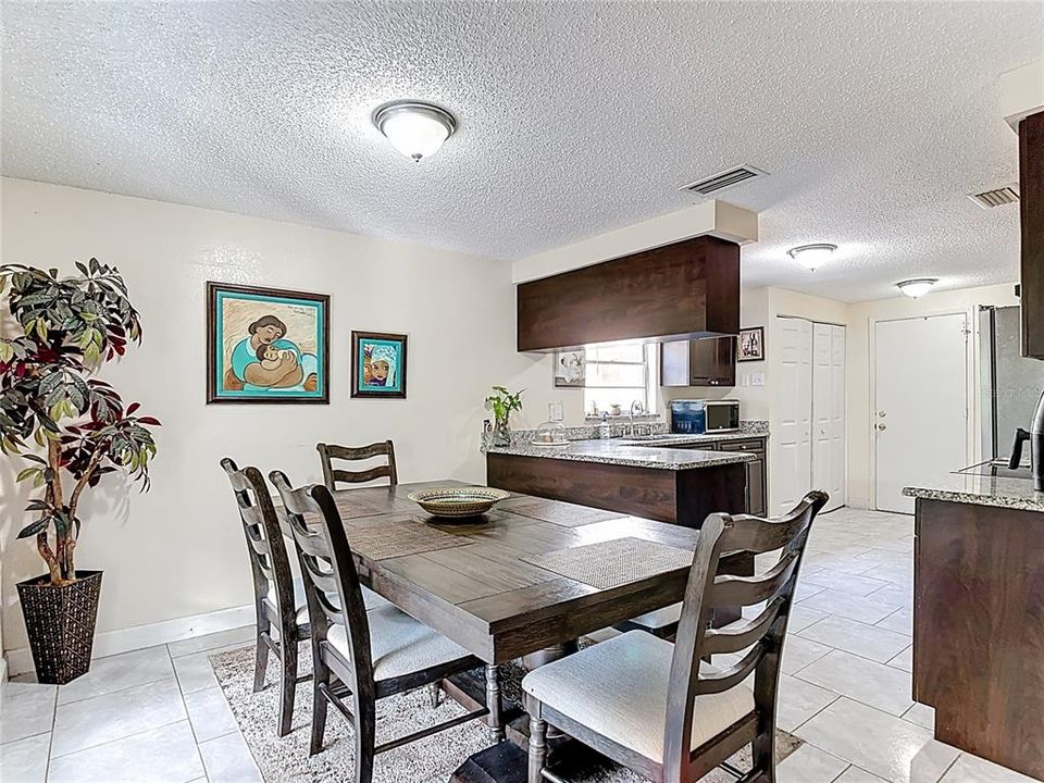 待售: $334,900 (3 贝兹, 2 浴室, 1148 平方英尺)