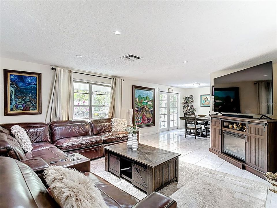 待售: $334,900 (3 贝兹, 2 浴室, 1148 平方英尺)