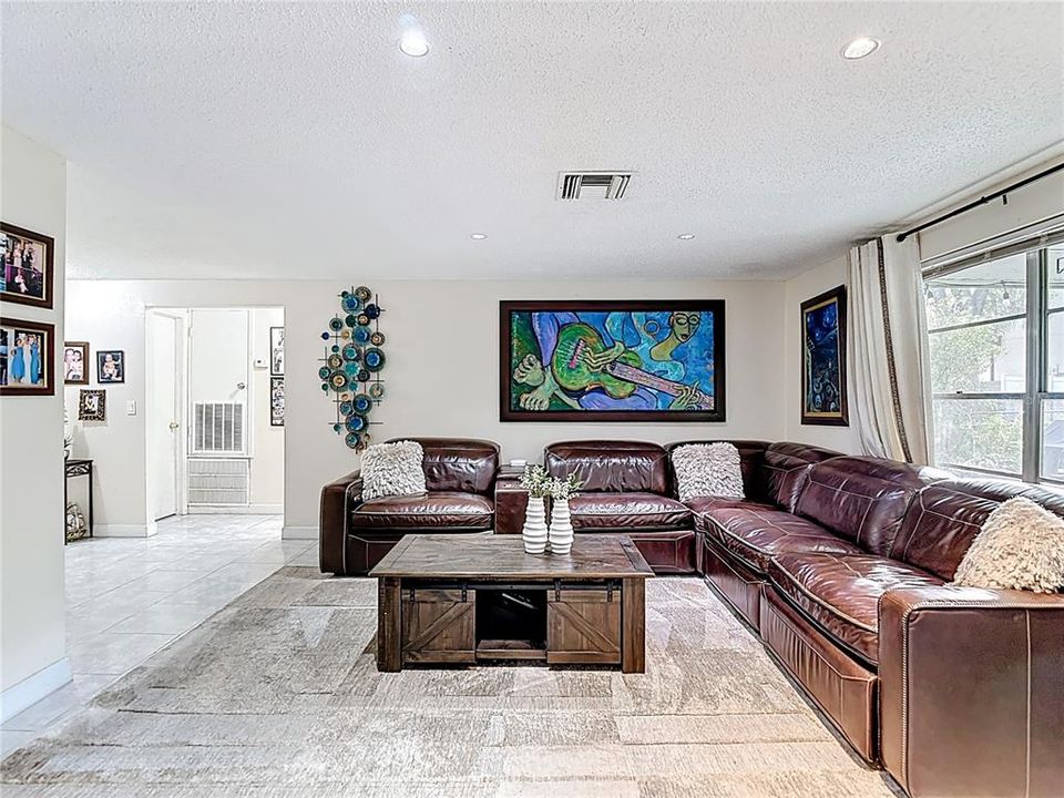 待售: $334,900 (3 贝兹, 2 浴室, 1148 平方英尺)