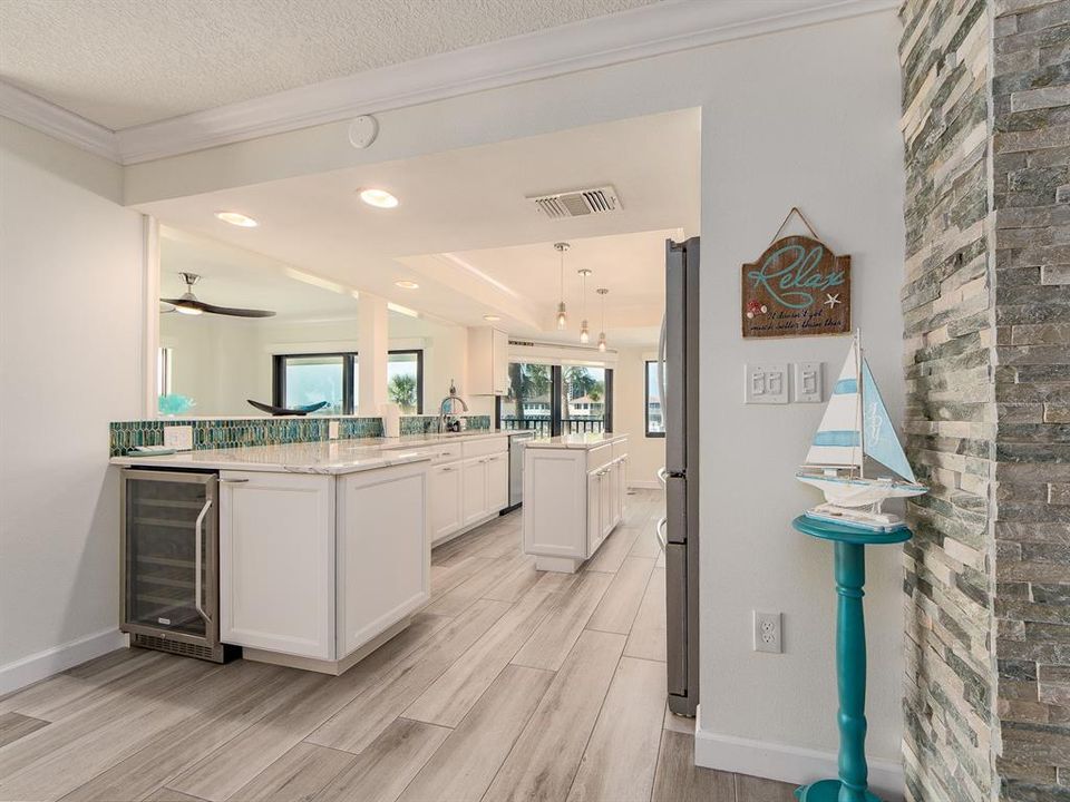 出租: $4,000 (2 贝兹, 2 浴室, 1530 平方英尺)