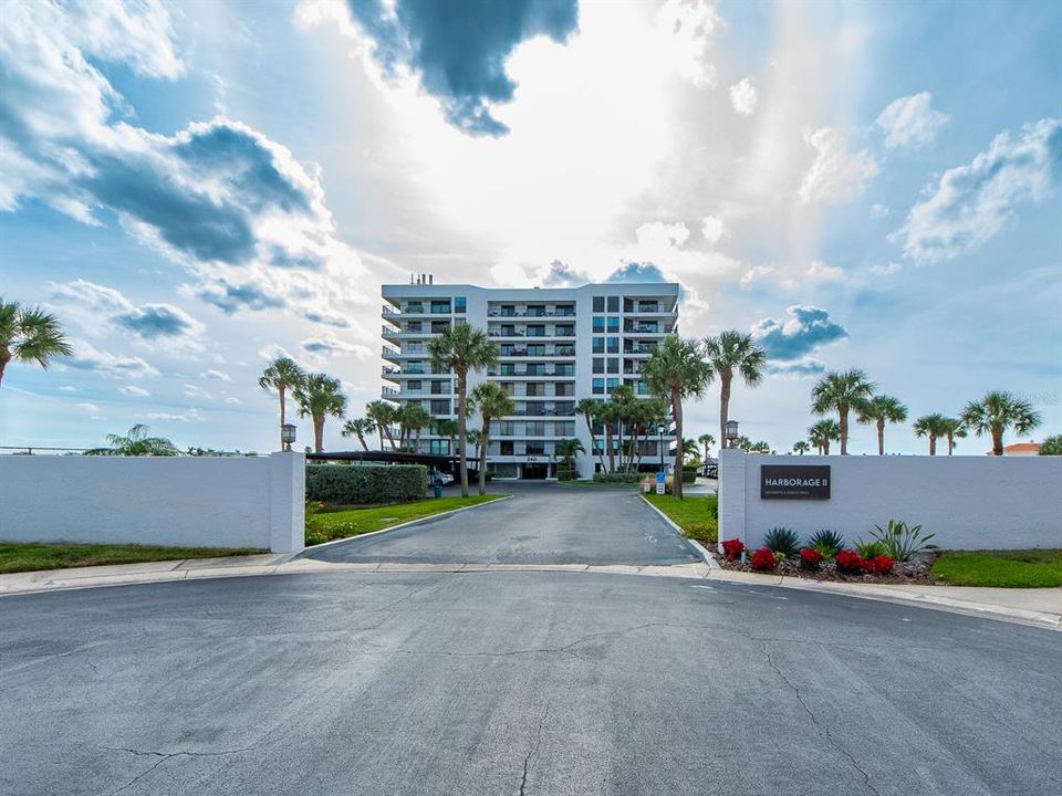 出租: $4,000 (2 贝兹, 2 浴室, 1530 平方英尺)