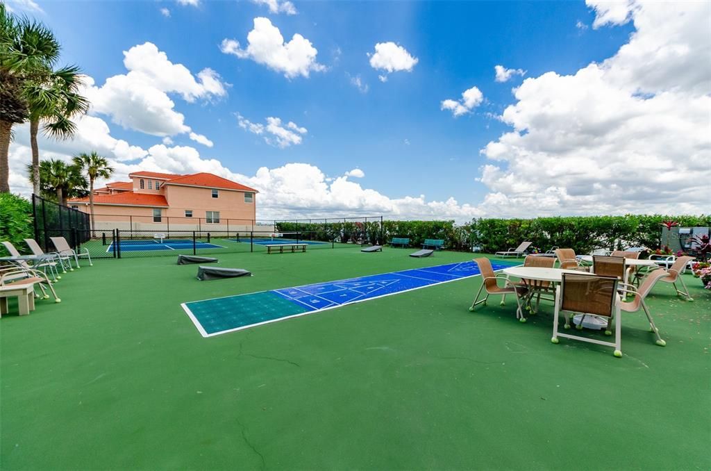 出租: $4,000 (2 贝兹, 2 浴室, 1530 平方英尺)