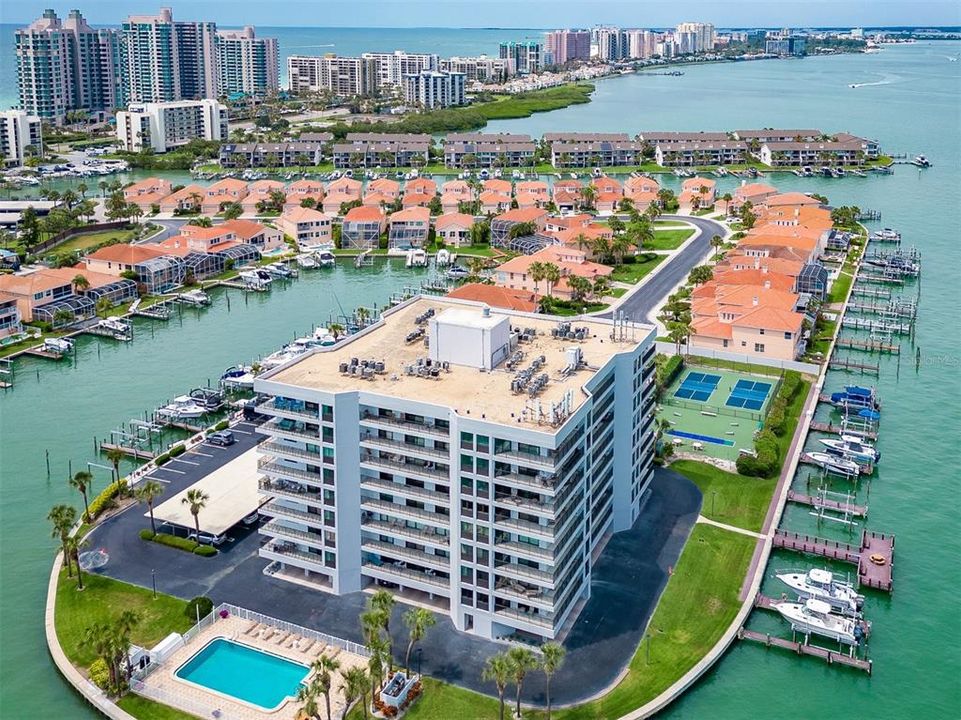 出租: $4,000 (2 贝兹, 2 浴室, 1530 平方英尺)