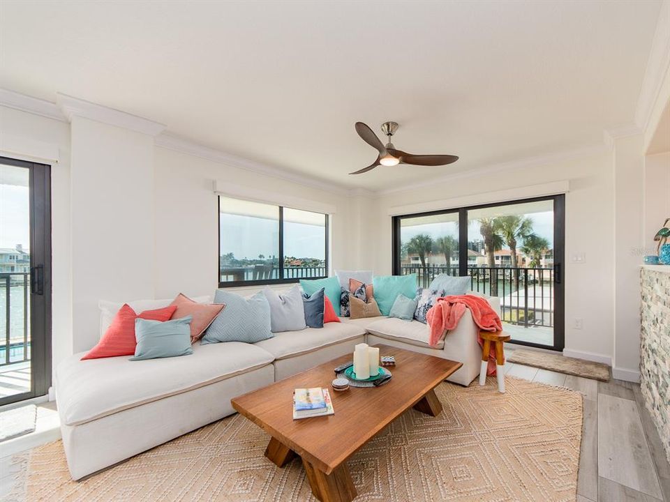 出租: $4,000 (2 贝兹, 2 浴室, 1530 平方英尺)