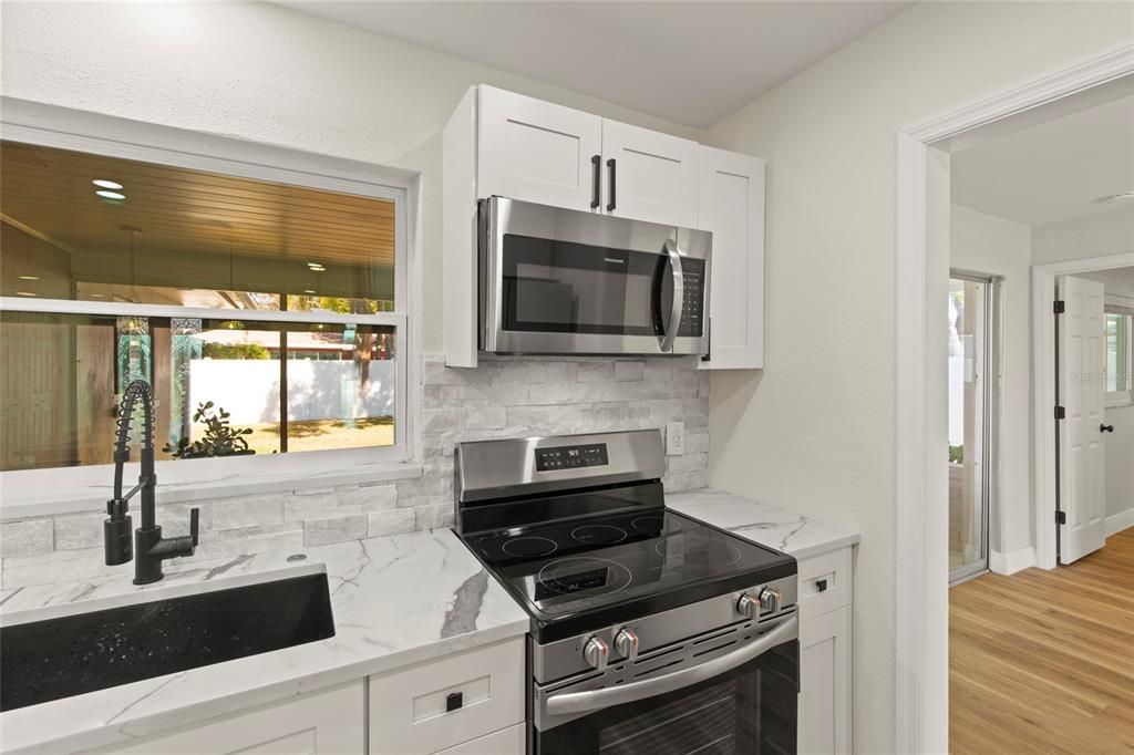 For Sale: $475,000 (4 beds, 2 baths, 1927 Square Feet)