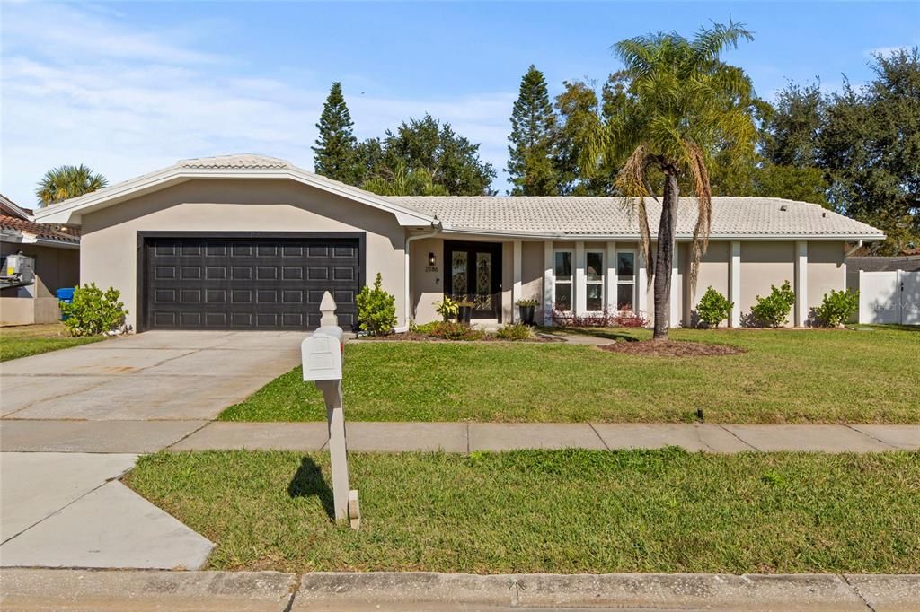 For Sale: $475,000 (4 beds, 2 baths, 1927 Square Feet)