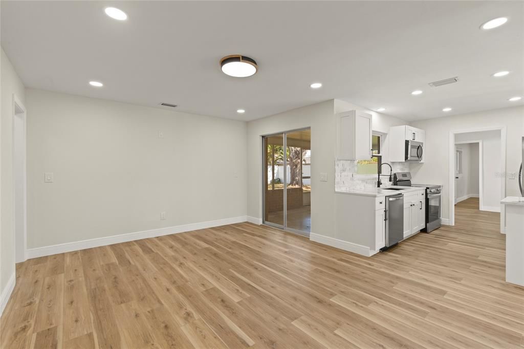 For Sale: $475,000 (4 beds, 2 baths, 1927 Square Feet)