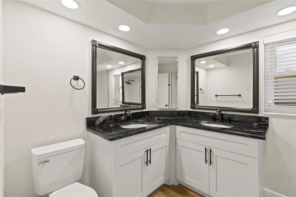 For Sale: $475,000 (4 beds, 2 baths, 1927 Square Feet)