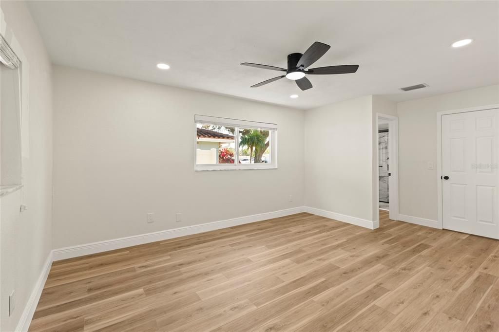 For Sale: $475,000 (4 beds, 2 baths, 1927 Square Feet)