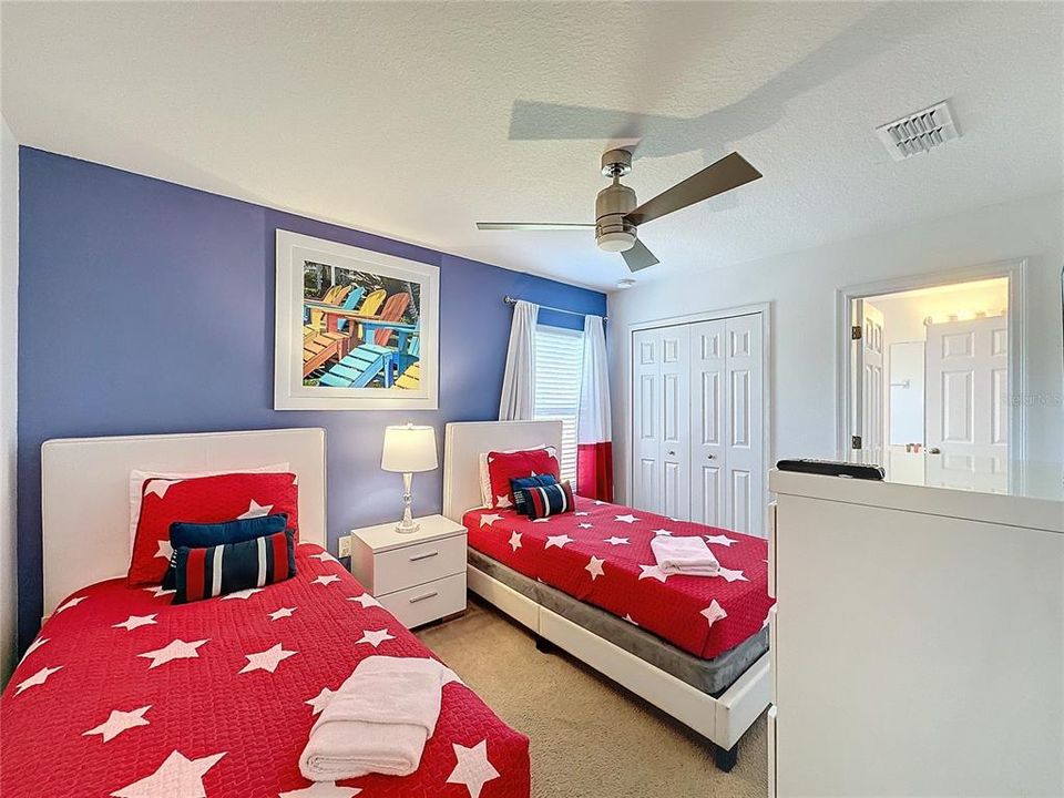 For Sale: $480,000 (6 beds, 5 baths, 3619 Square Feet)