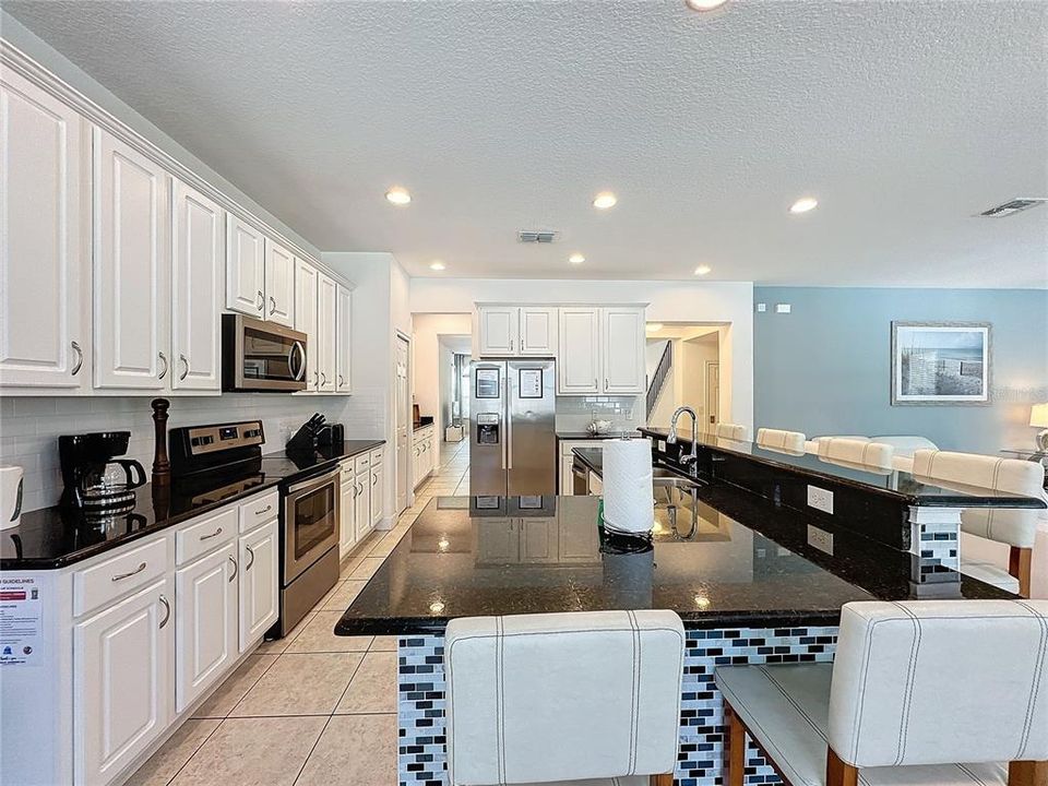 For Sale: $480,000 (6 beds, 5 baths, 3619 Square Feet)