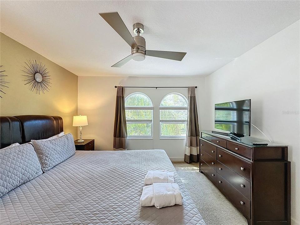 For Sale: $480,000 (6 beds, 5 baths, 3619 Square Feet)