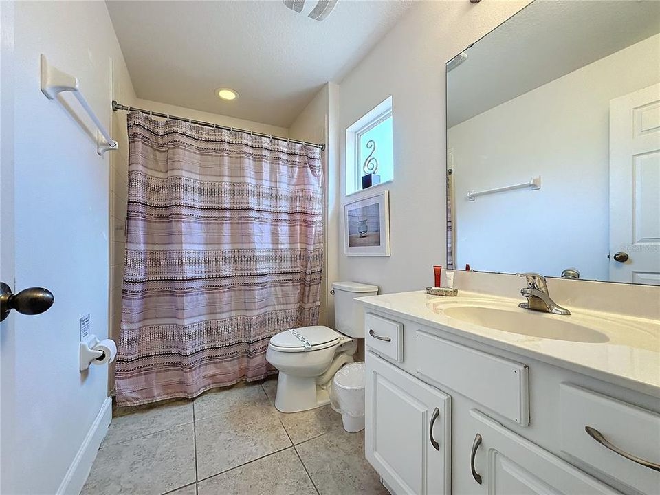 For Sale: $480,000 (6 beds, 5 baths, 3619 Square Feet)