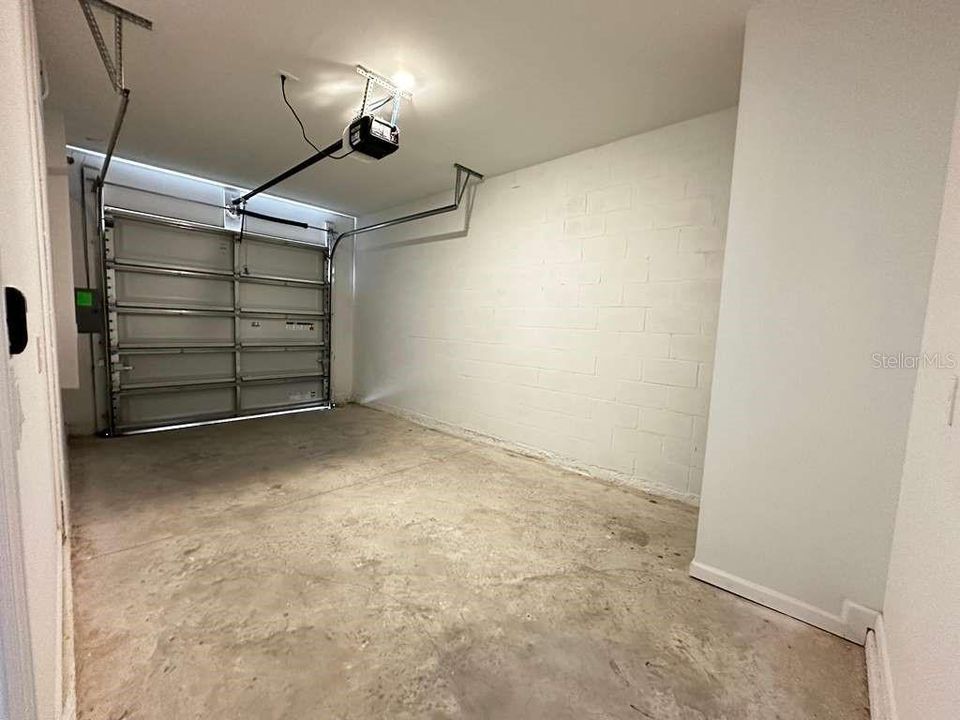 For Rent: $1,950 (3 beds, 2 baths, 1787 Square Feet)