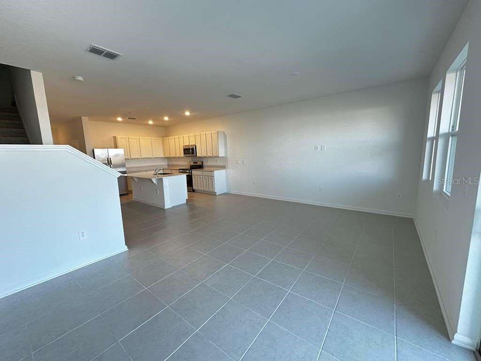 For Rent: $1,950 (3 beds, 2 baths, 1787 Square Feet)