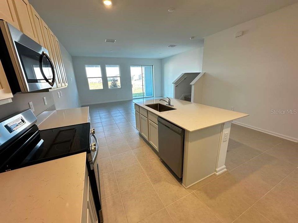 For Rent: $1,950 (3 beds, 2 baths, 1787 Square Feet)