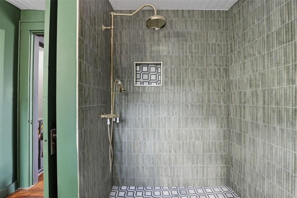 En Venta: $450,000 (4 camas, 2 baños, 2017 Pies cuadrados)