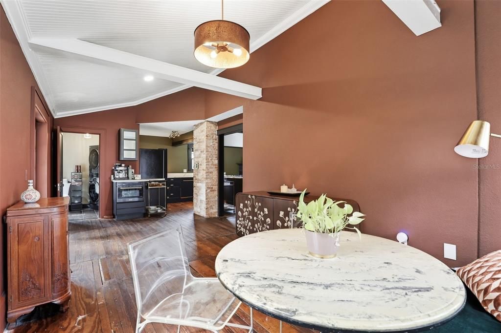 En Venta: $450,000 (4 camas, 2 baños, 2017 Pies cuadrados)