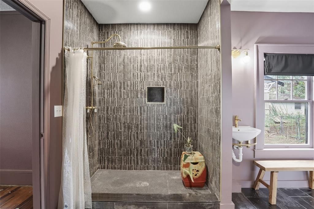 En Venta: $450,000 (4 camas, 2 baños, 2017 Pies cuadrados)