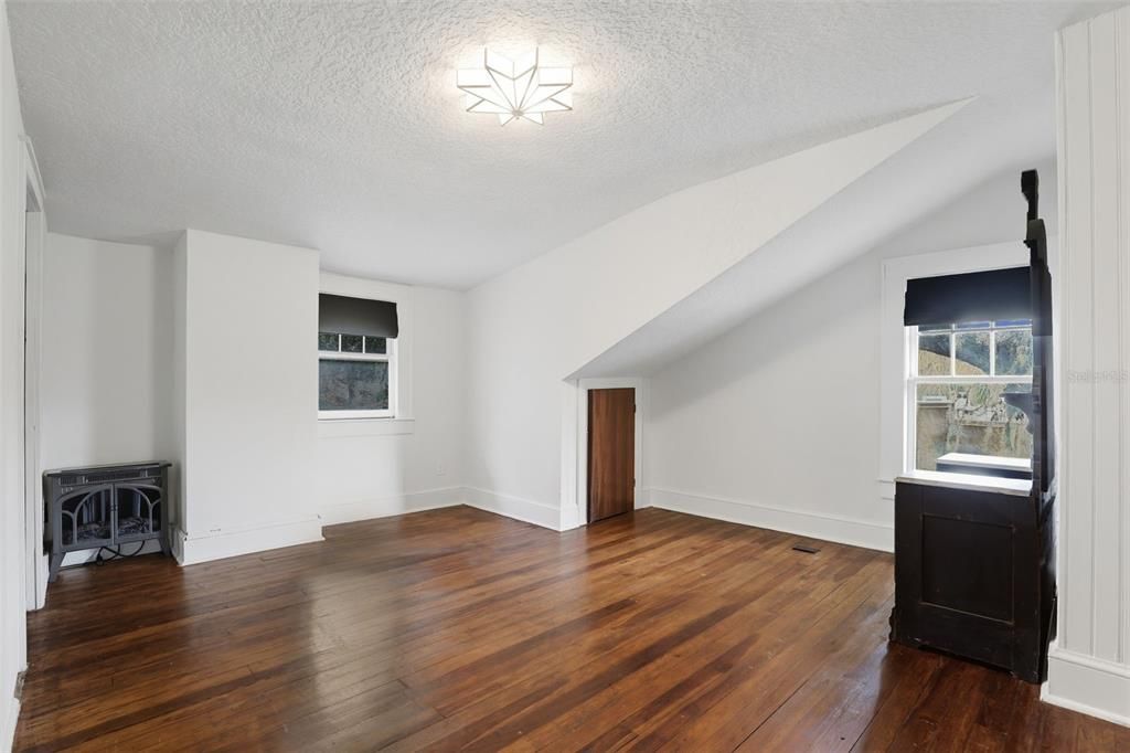 En Venta: $450,000 (4 camas, 2 baños, 2017 Pies cuadrados)