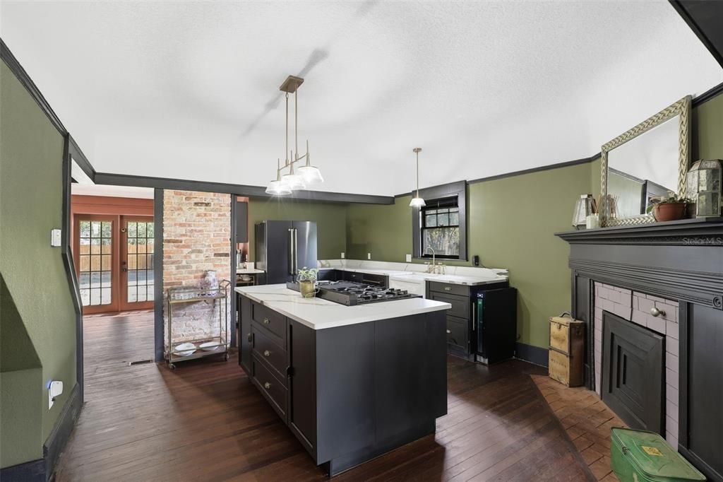 En Venta: $450,000 (4 camas, 2 baños, 2017 Pies cuadrados)