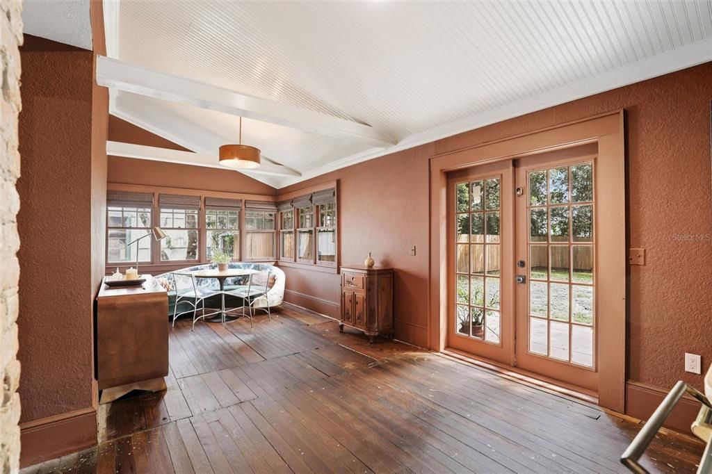 En Venta: $450,000 (4 camas, 2 baños, 2017 Pies cuadrados)