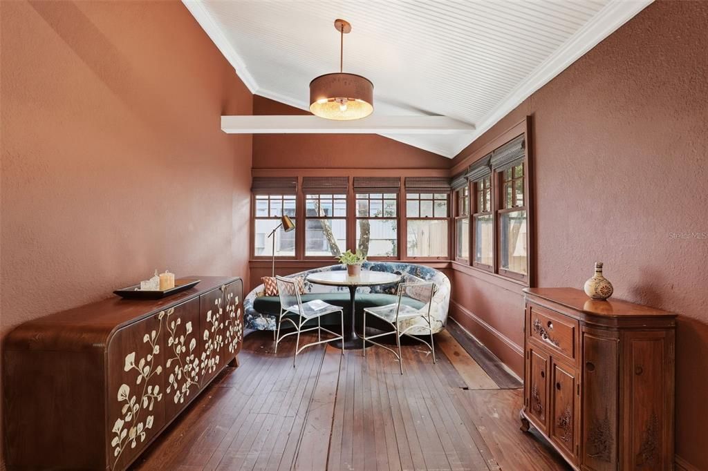 En Venta: $450,000 (4 camas, 2 baños, 2017 Pies cuadrados)