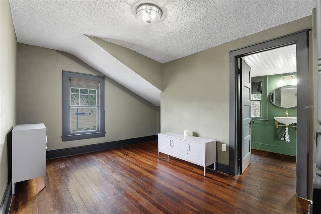 En Venta: $450,000 (4 camas, 2 baños, 2017 Pies cuadrados)