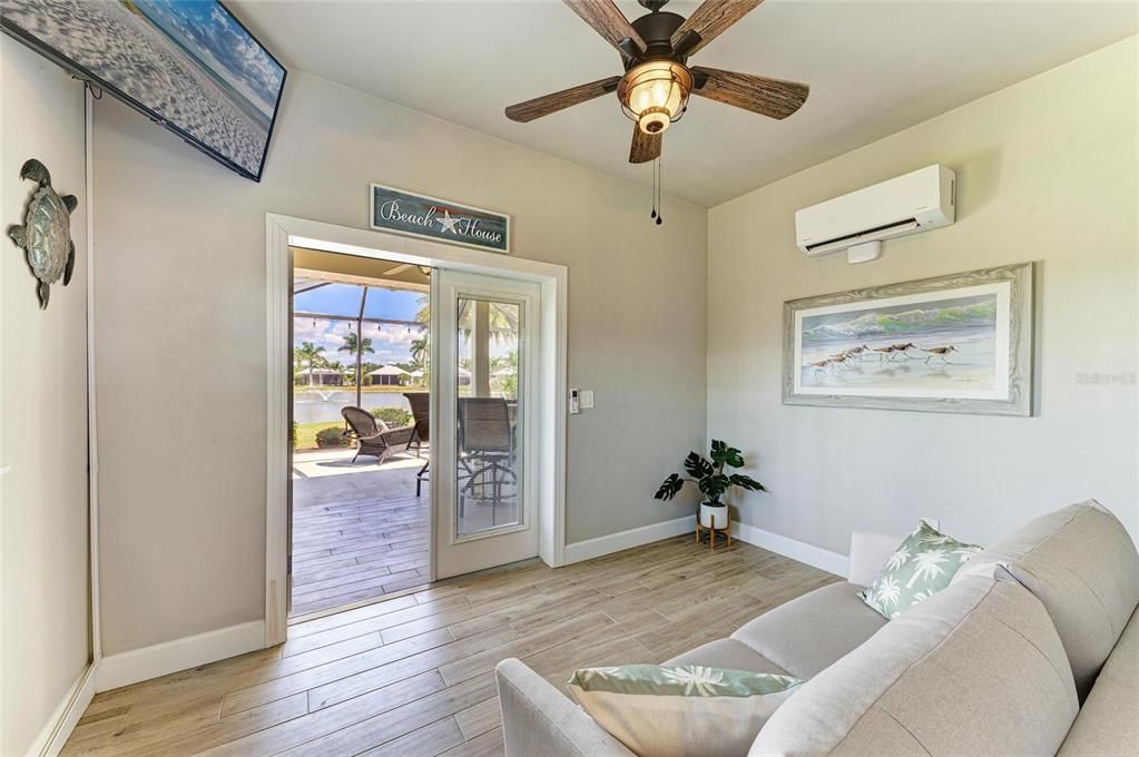 For Sale: $365,000 (1 beds, 1 baths, 208 Square Feet)