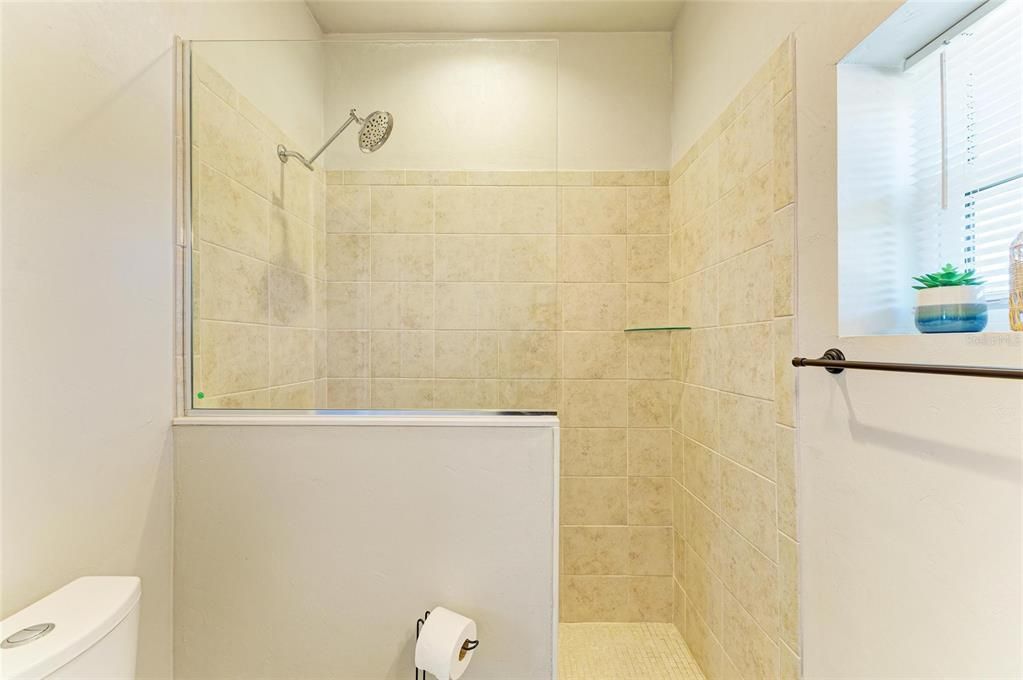 For Sale: $365,000 (1 beds, 1 baths, 208 Square Feet)