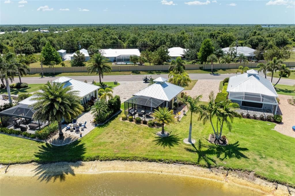 For Sale: $365,000 (1 beds, 1 baths, 208 Square Feet)