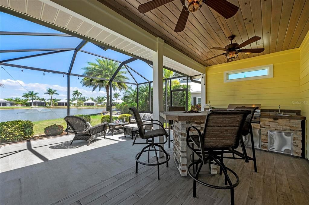 For Sale: $365,000 (1 beds, 1 baths, 208 Square Feet)