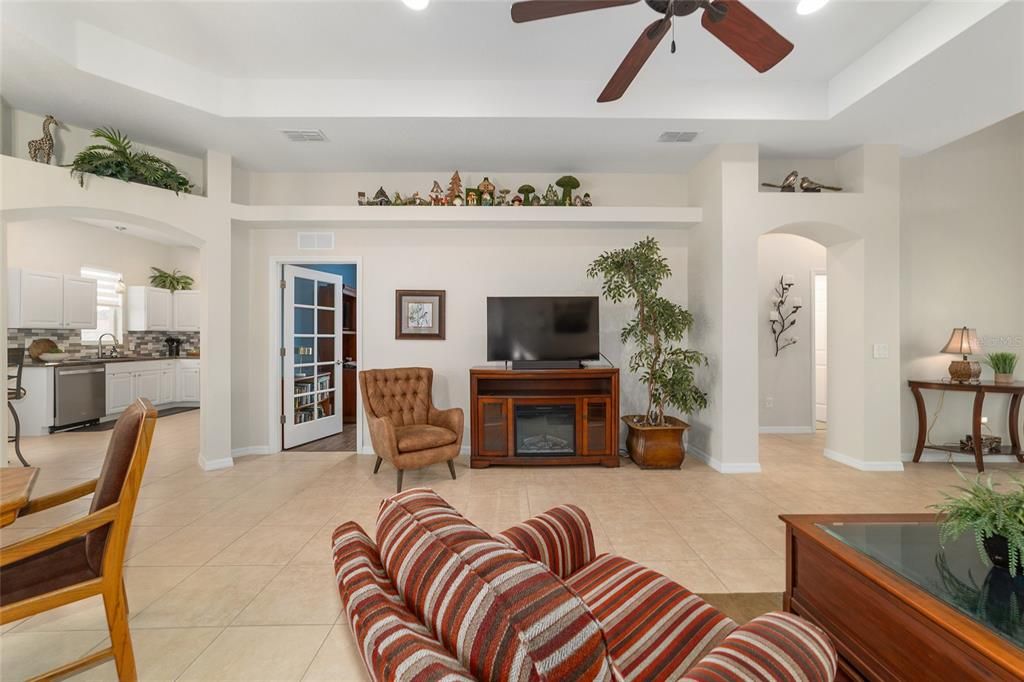 待售: $319,900 (3 贝兹, 2 浴室, 1550 平方英尺)