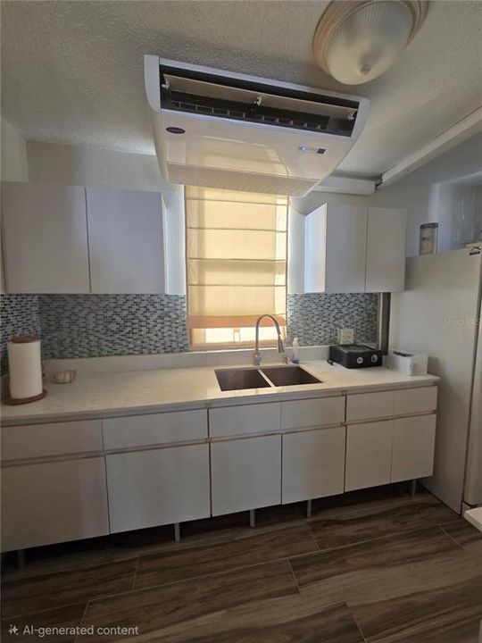 На продажу: $325,000 (2 спален, 2 ванн, 1010 Квадратных фут)