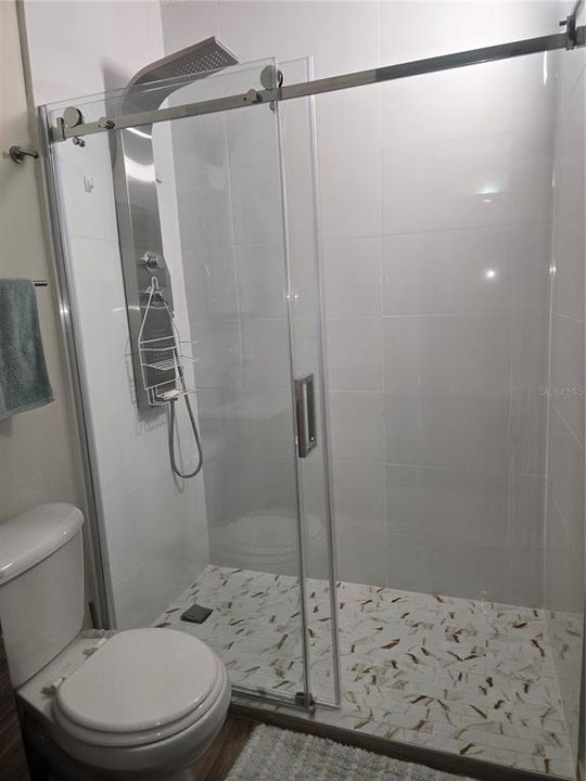 На продажу: $325,000 (2 спален, 2 ванн, 1010 Квадратных фут)