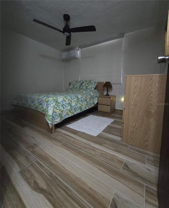 На продажу: $325,000 (2 спален, 2 ванн, 1010 Квадратных фут)