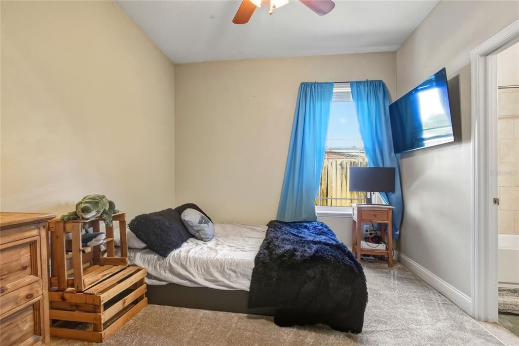 На продажу: $427,900 (4 спален, 4 ванн, 2613 Квадратных фут)