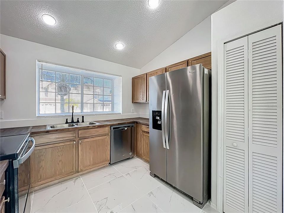 En Venta: $345,600 (3 camas, 2 baños, 1312 Pies cuadrados)