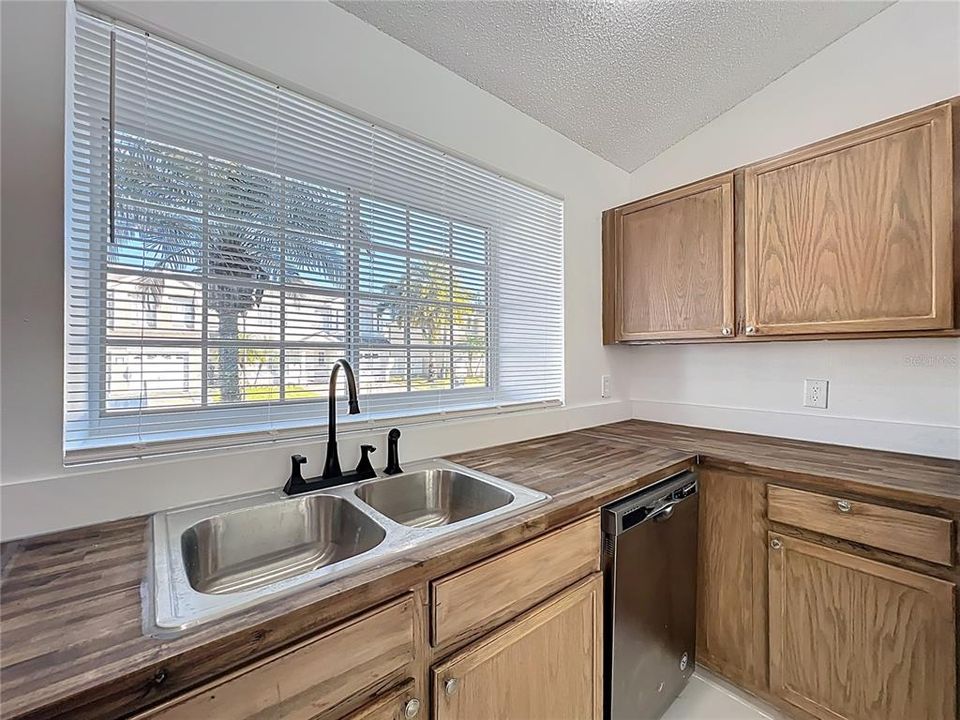 En Venta: $345,600 (3 camas, 2 baños, 1312 Pies cuadrados)