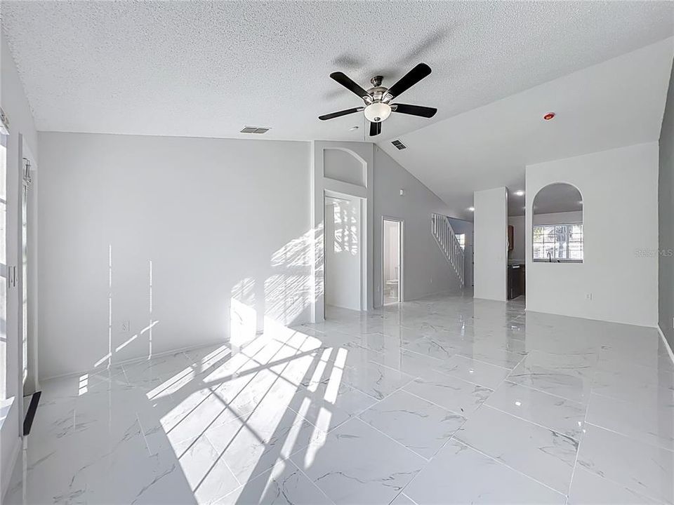 En Venta: $345,600 (3 camas, 2 baños, 1312 Pies cuadrados)