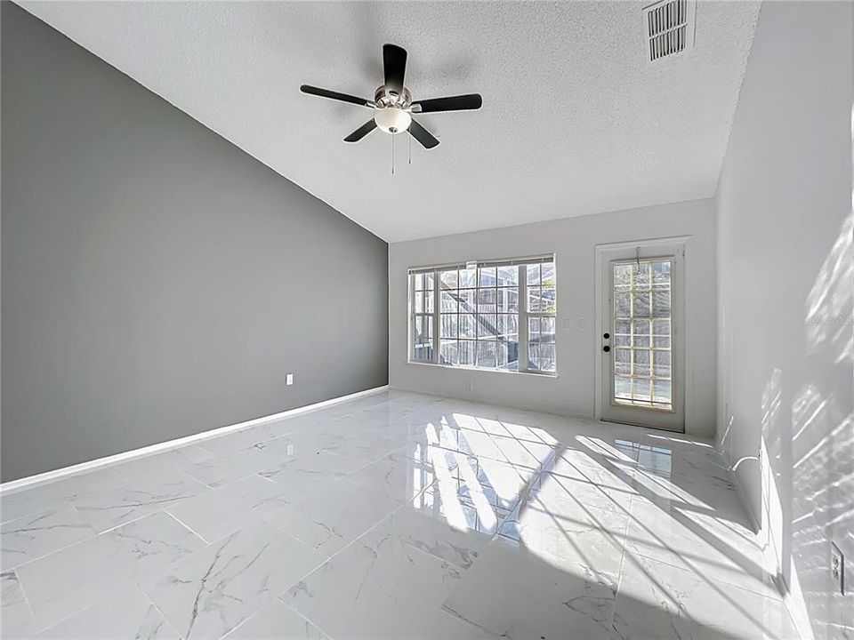 En Venta: $345,600 (3 camas, 2 baños, 1312 Pies cuadrados)