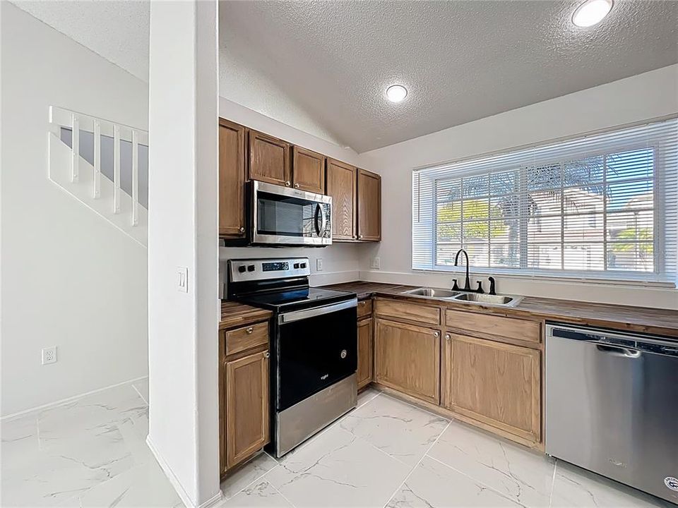 En Venta: $345,600 (3 camas, 2 baños, 1312 Pies cuadrados)